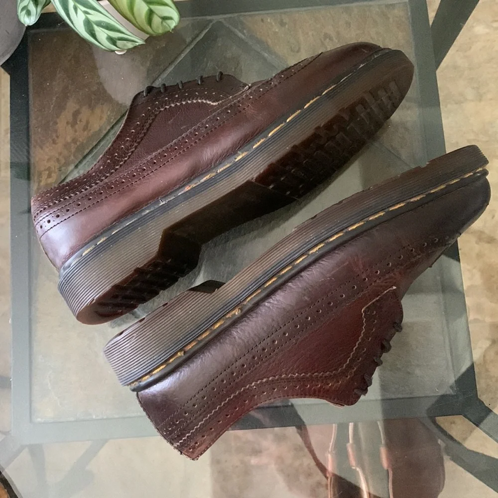 VTG. DR. MARTENS Made in England Wingtip 5 eyelet Oxford